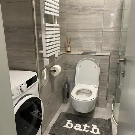 Modern Living In 2 Budapešť