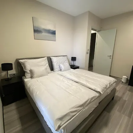 Modern Living In 2 * Budapešť